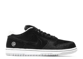 Nike SB Dunk Low OG QS "MEDICOM TOY" CZ5127 001