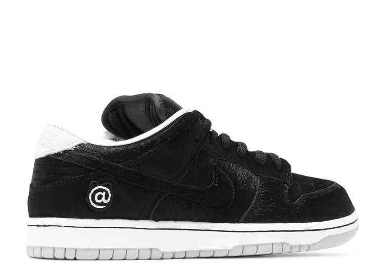 Nike SB Dunk Low OG QS "MEDICOM TOY" CZ5127 001